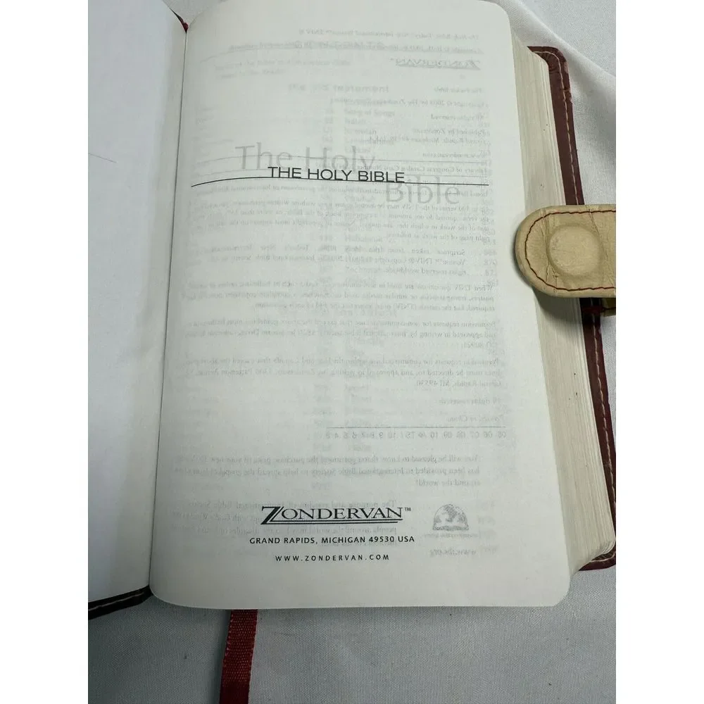 Holy BIBLE Todays TNIV Burgandy Ivory LEATHER 2005 Zondervan Magnetic‎ Closure